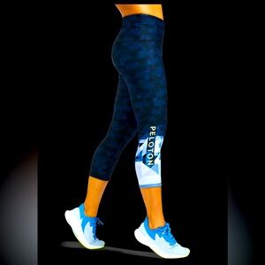 Peloton Pyramid Color High Waist Capri drifit athleisure cycle pants Breathable